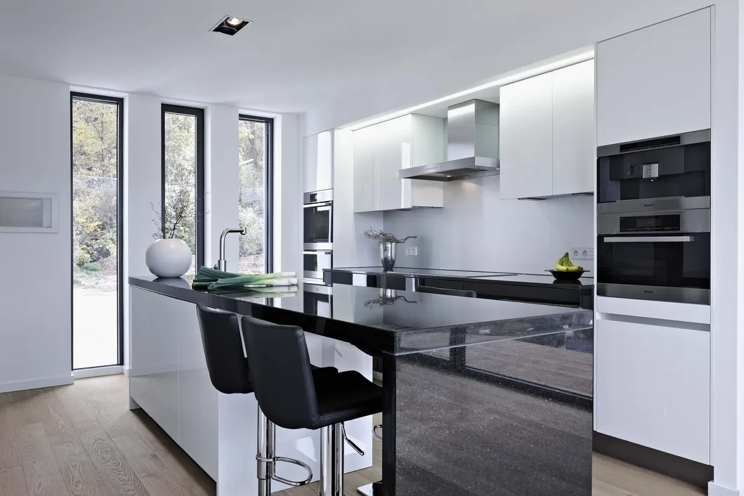 Custom Classic New Style Black Painting High Gloss Modular Kitchen Cabinet