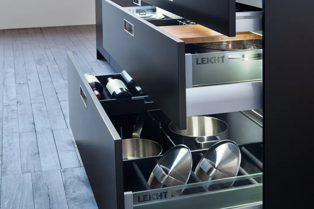 Custom Classic New Style Black Painting High Gloss Modular Kitchen Cabinet