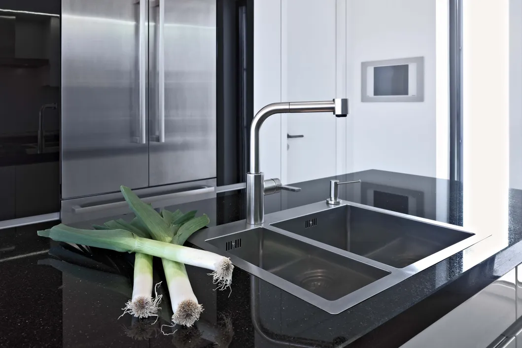 Custom Classic New Style Black Painting High Gloss Modular Kitchen Cabinet